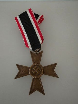 Cruz al Mérito de Guerra 2a Clase Y Espadas IIWW