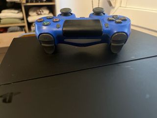 Consola PS4 Negra + Mando Azul + Juegos