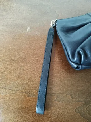 Pochette Ferragamo in pelle nera