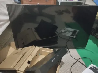 Televisor smart Philips Negra de segounda mano....