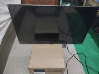 Televisor smart Philips Negra de segounda mano....