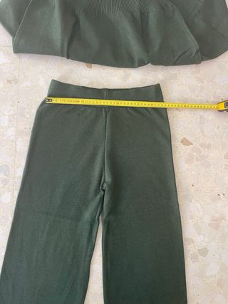 Conjunto punto cuello alto verde