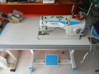 Máquina de coser industrial JACK recta y overlock