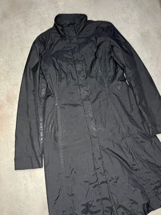 Gabardina Calvin Klein Negra.