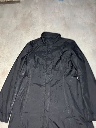 Gabardina Calvin Klein Negra.