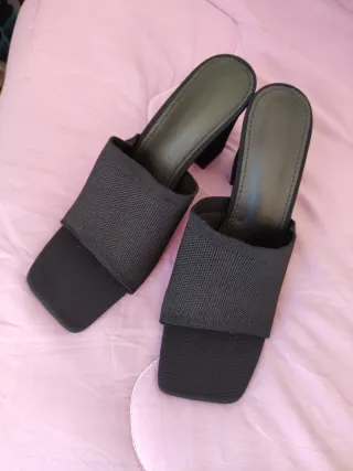 Sandalias de tacón negras