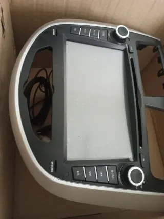 Autorrádio com GPS para Peugeot e Hyundai