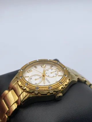 Reloj Guess Dorado