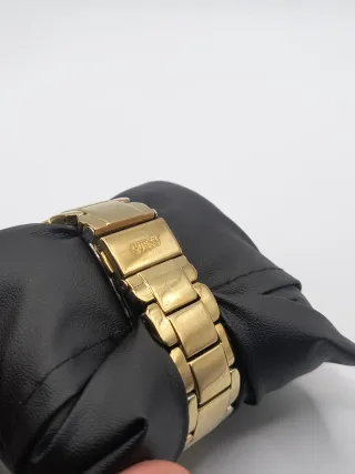 Reloj Guess Dorado