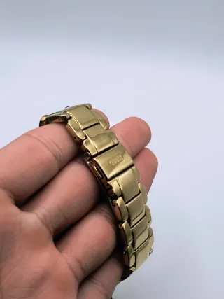 Reloj Guess Dorado