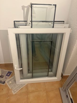 Ventanas PVC  Tienen 4 años, cristal de doble capa