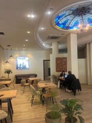 Vendo cafetería con licencia completa