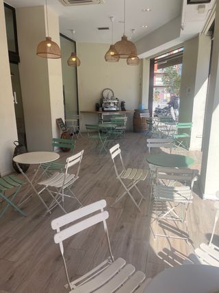 Vendo cafetería con licencia completa