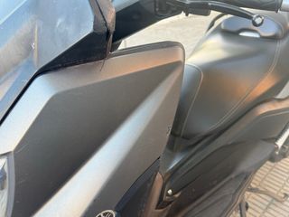 Yamaha XMAX 400 gris 16500km