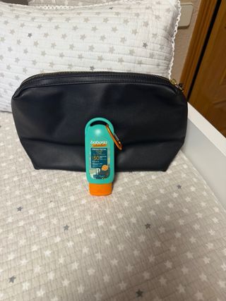 Neceser Lefties Negro + Crema Babaria SPF50