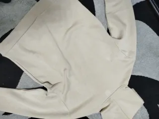 Sudadera beige KIABI talla M