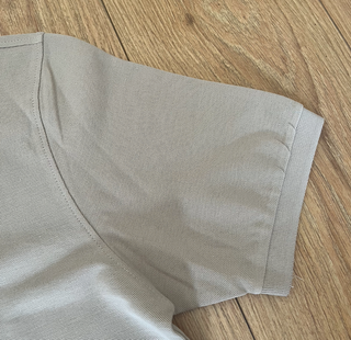 Polo beige hombre manga corta