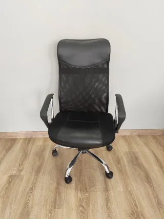 Silla de oficina ergonómica negra
