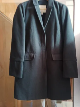 Abrigo de vestir gris con cremallera