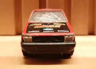 Fiat Uno n°40 Bburago 1:43 Da restaurare