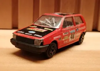 Fiat Uno n°40 Bburago 1:43 Da restaurare