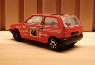 Fiat Uno n°40 Bburago 1:43 Da restaurare