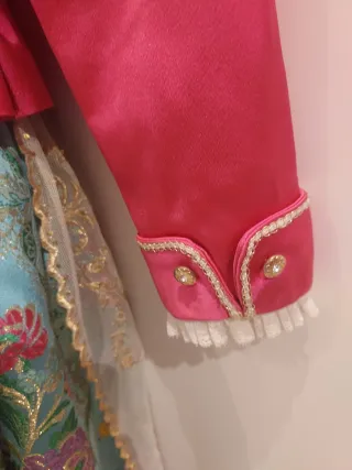 Dos trajes de fallera de niña iguales