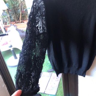 Ganga Jersey negro cuello alto con encaje