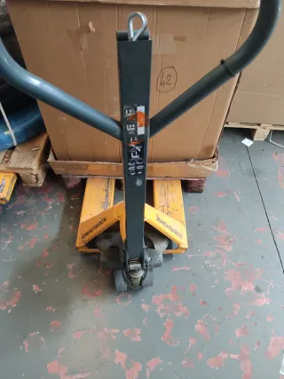 Transpaleta manual Jungheinrich AM