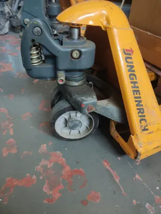 Transpaleta manual Jungheinrich AM