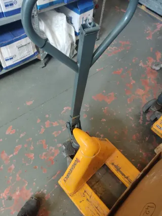 Transpaleta manual Jungheinrich AM