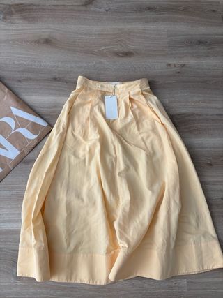 Falda midi Zara amarilla