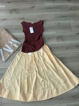 Falda midi Zara amarilla