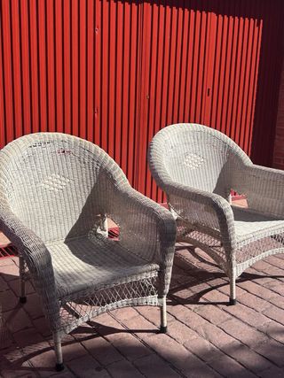 Tres butaca de mimbre blanca en miy buen estado