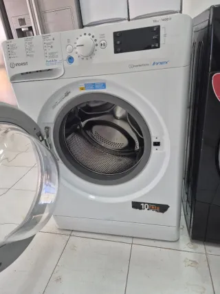 Máquina de Roupa Indesit 10kg