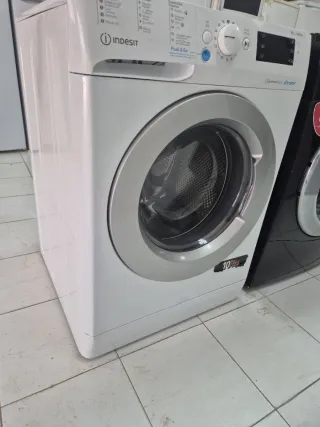 Máquina de Roupa Indesit 10kg