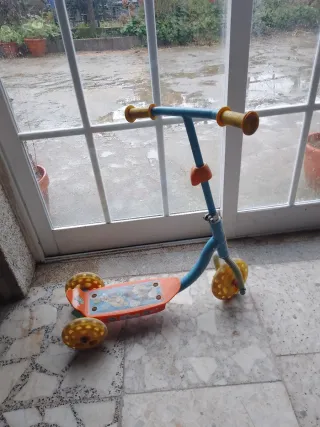 Bicicleta de equilibrio infantil azul,y otros