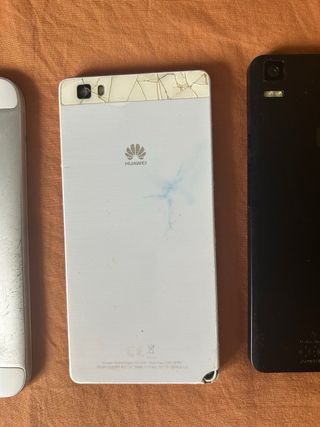2 móviles Huawei rotos y un movil bq roto