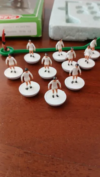 Subbuteo Real Madrid/Valencia ref21 leggi annuncio