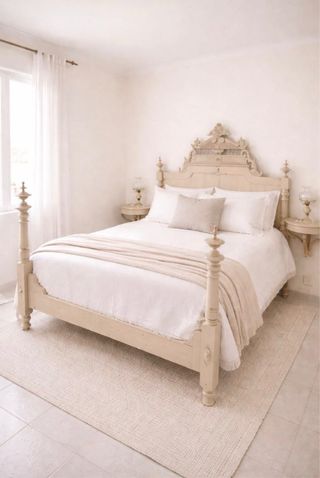 Cama antigua madera maciza cabecero tallado