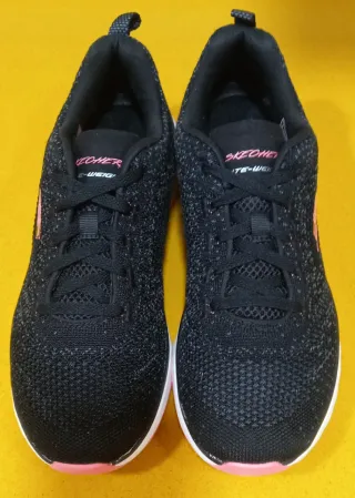 Zapatillas Skechers Negras y Rosas