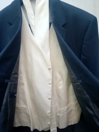 Traje completo negro y beige