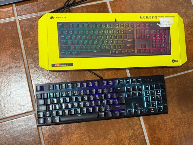 Tastiera Corsair K60 RGB Pro Meccanica