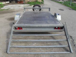 Remolque plataforma porta vehículos