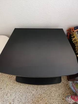 Mesa TV madera y cristal con ruedas