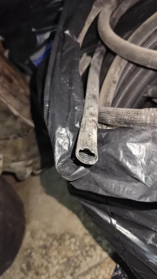 Tubo corrugado para obra hay 2 bolsas así