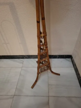 LAMPARA DE PIE DE CAÑA