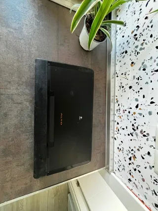 Teclado Logitech con soporte portátil