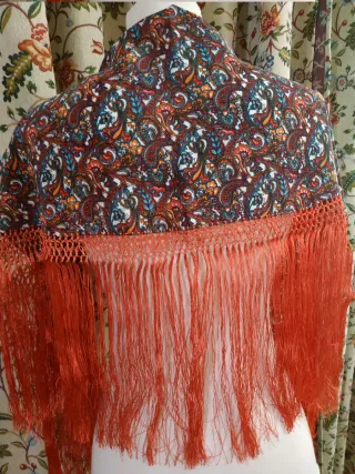 Mantoncillo flecado a mano