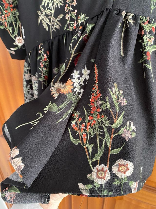 Mono Zara floral negro